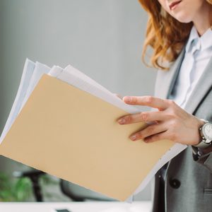 10 documentos que DEBES revisar antes de comprar una propiedad en Cancún